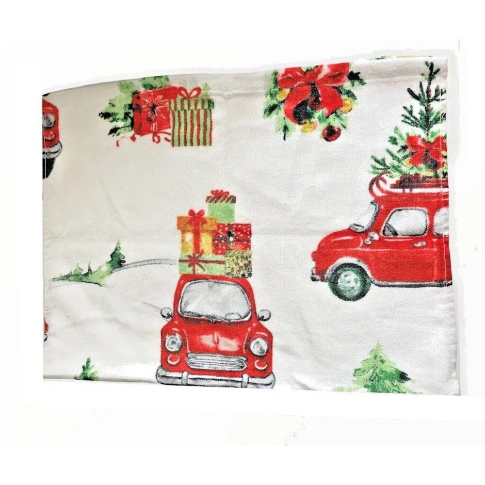 Christmas Tree Red Hippie Bug Car Hand Towels Set of 2 Guest Bathroom Holiday